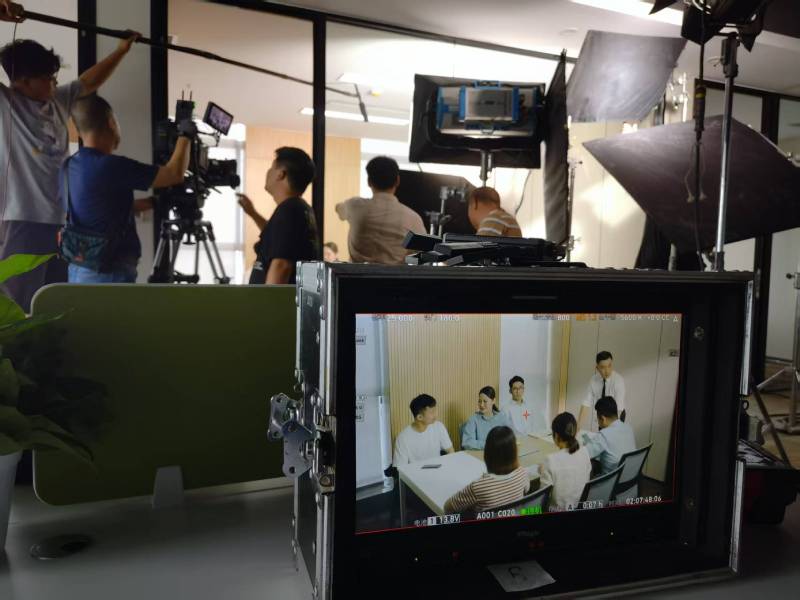 丹凤县TVC拍摄公司：科技产品视觉化大师，诠释未来感与功能美学